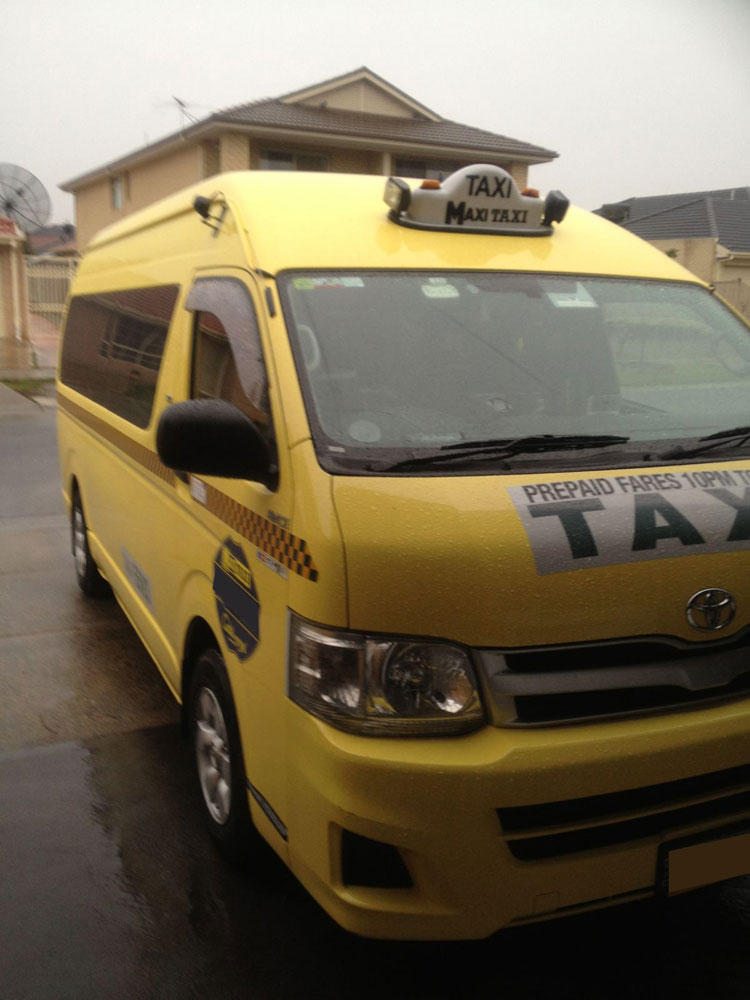 airport maxi taxi